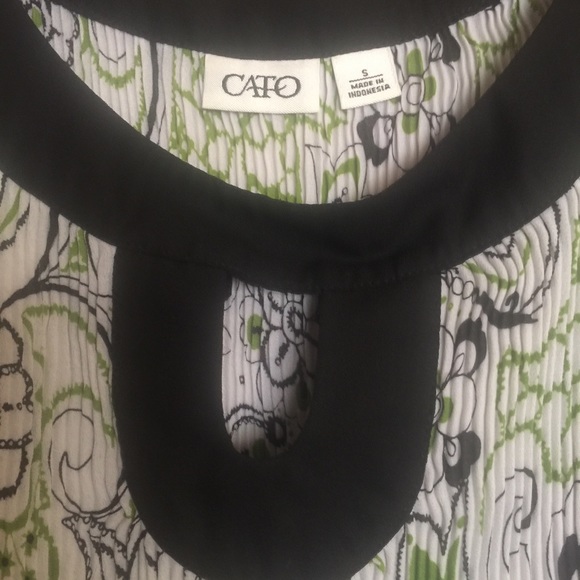 🌻Fun Flowy Ruched Blouse🌻 - Picture 2 of 3